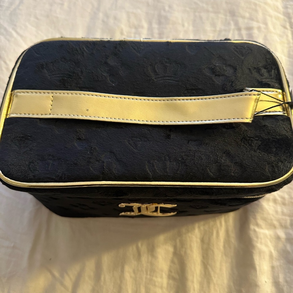 Juicy Couture Makeup Bag Vanity Case Black and Gold Soft, Pink Interior NWT - Picture 5 of 9